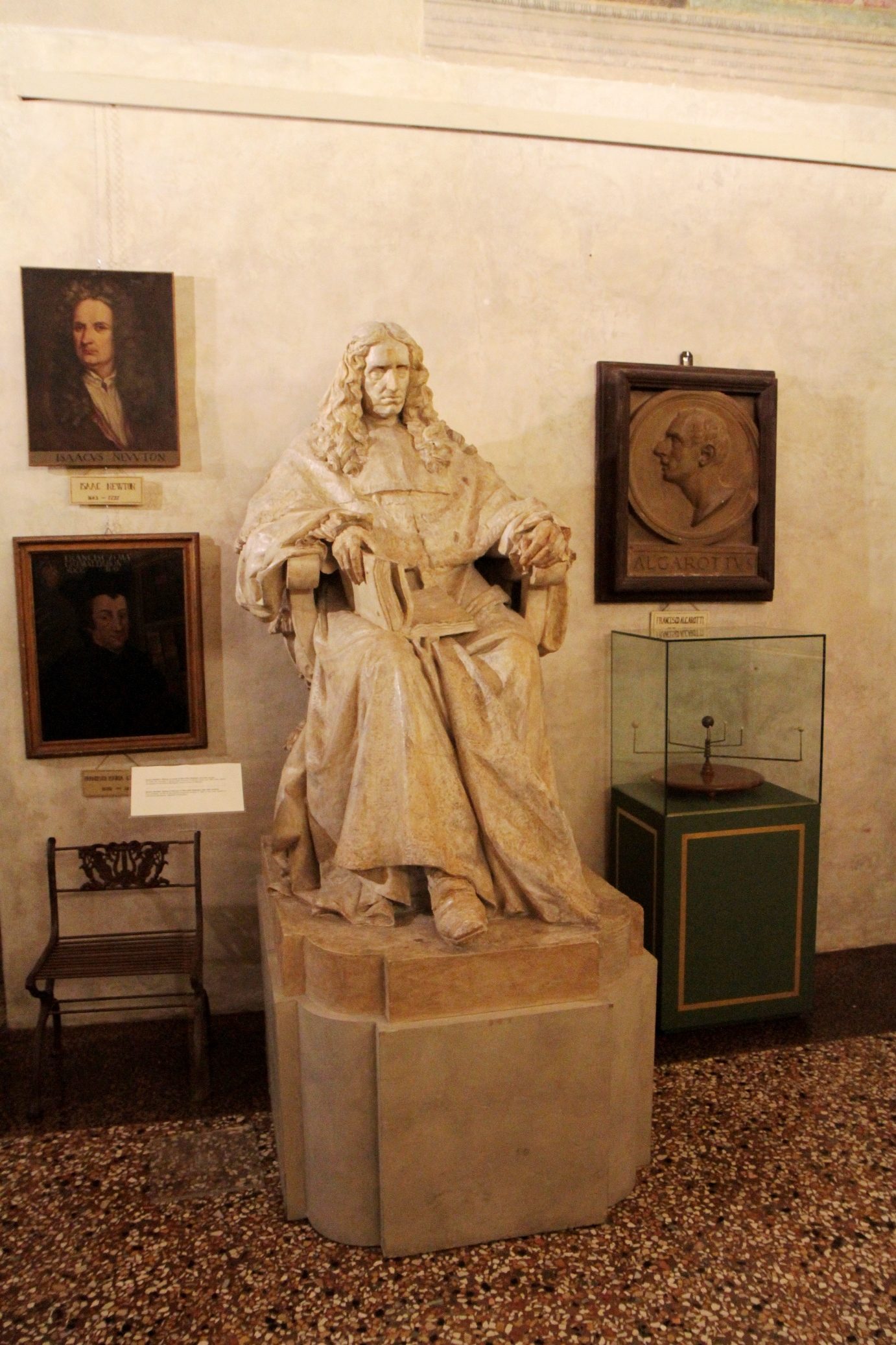 Marcello Malpighi's statue in 2017 (plaster model), Palazzo Poggi, Bologna (2).JPG
